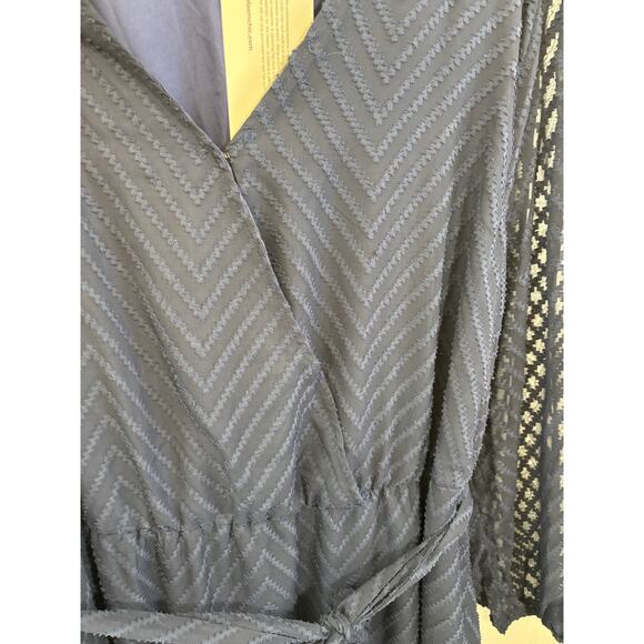 BloomChic Navy Geometric Wrap with Tie Midi Long Sleeve Dress NWT Size 26 4X - Picture 7 of 8